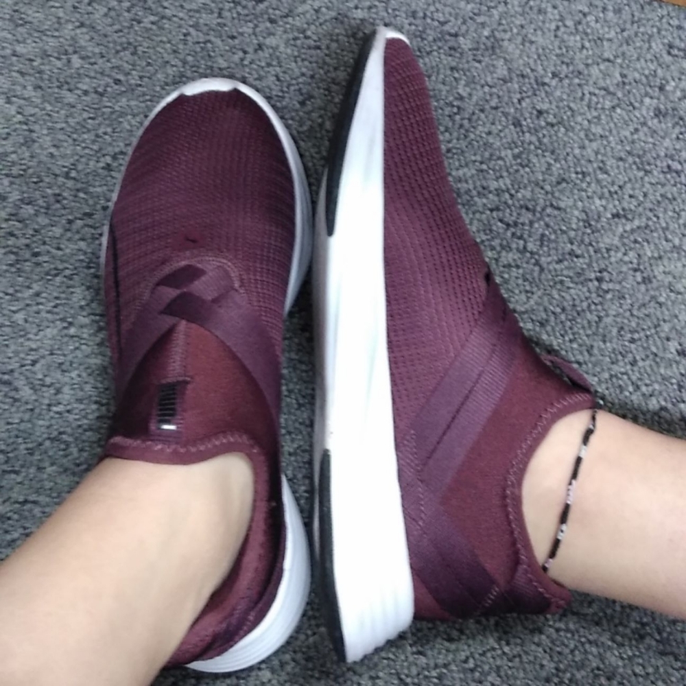 Athletic shoes